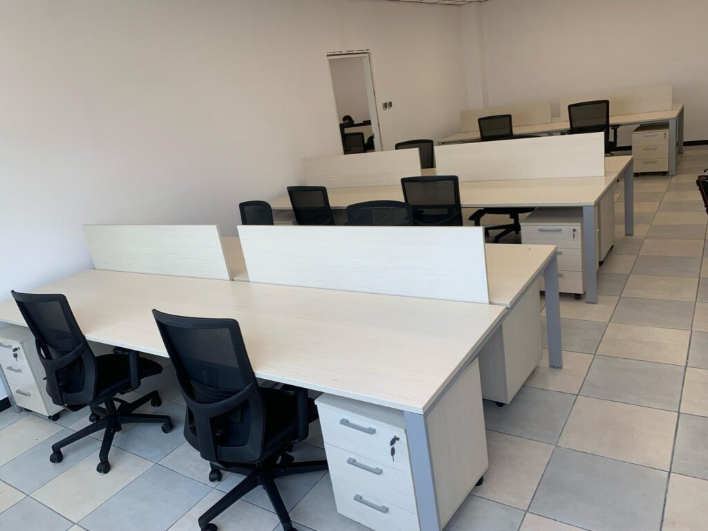 Arredamenti completi per uffici a Roma